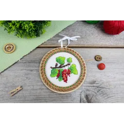 Kryželiu siuvinėjimas ant medinio pagrindo "Miniatiūra. Vasaros uogos. Serbentai" 10x10 cm SO-131