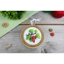Cross-stich on wooden base "Miniature. Summer berries. Currants" 10x10 cm SO-131