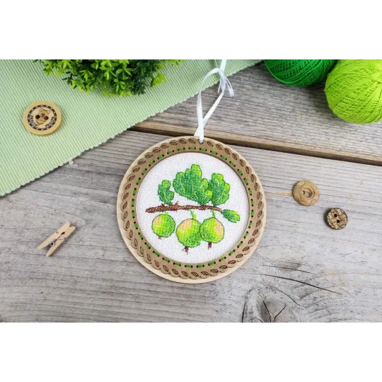 Kreuzstich auf Holzsockel "Miniatur. Landbeeren. Stachelbeeren" 10x10 cm SO-130