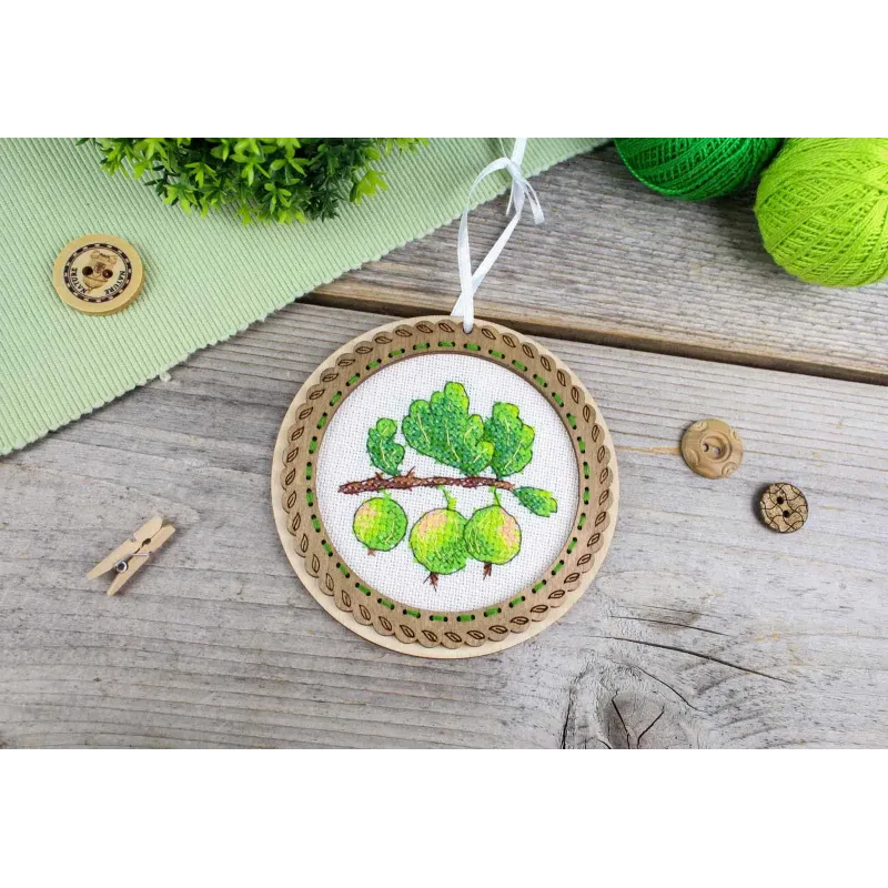 Cross-stich on wooden base "Miniature. Country berries. Gooseberries" 10x10 cm SO-130