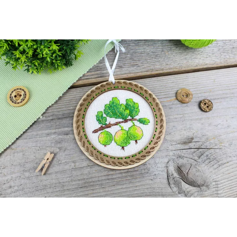 Kreuzstich auf Holzsockel "Miniatur. Landbeeren. Stachelbeeren" 10x10 cm SO-130