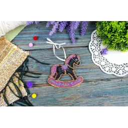 Cross-stich on wooden base "Little Dark Horse" 8x8 cm SO-157