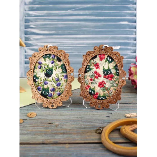 Вышивка крестом на деревянной основе "Миниатюра. Черничный лес" 14x10 см SO-143