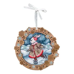 Cross-stich on wooden base "Miniature. On a frozen river" 11x12 cm SO-135