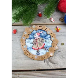 Cross-stich on wooden base "Miniature. On a frozen river" 11x12 cm SO-135