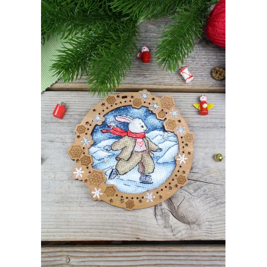 Cross-stich on wooden base "Miniature. On the river ice" 11x12 cm SO-134