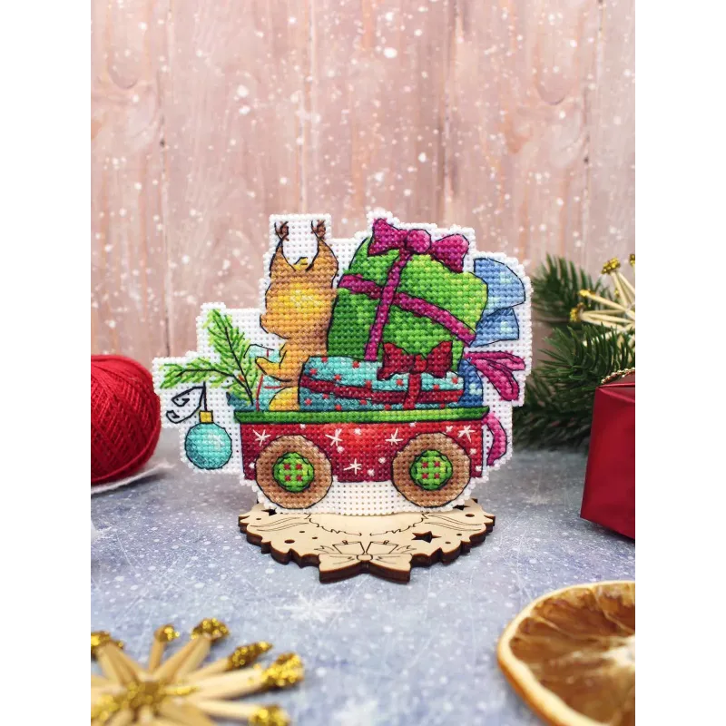 Kryželiu siuvinėjimo rinkinys "Išdykusi voverė" 9x12 cm SR-1138