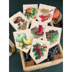 Kryželiu siuvinėjimo rinkinys "Rudens girlianda smėlio spalvos (7 vėliavos)" 10x7 cm ST-1096