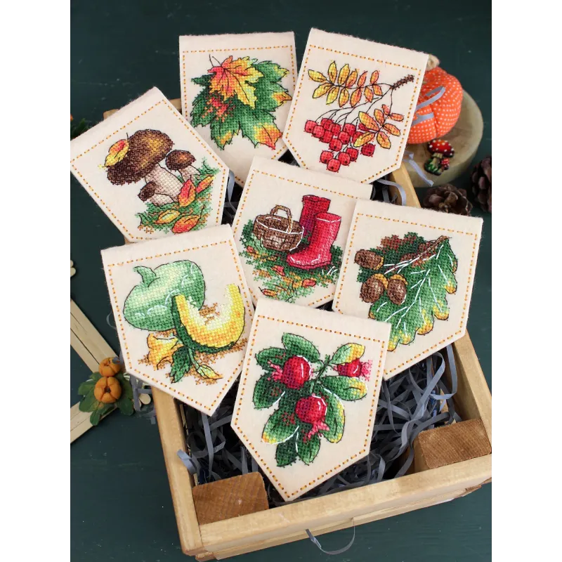 Набор для вышивания крестом "Осенняя гирлянда бежевая (7 флажков)" 10x7 см ST-1096