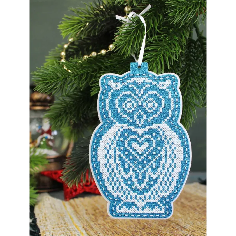 Kryželiu siuvinėjimo rinkinys "Naujametinis žaislas: Snieguota pelėda" 14x9 cm ST-1087