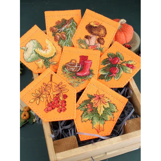 Kryželių siuvinėjimo rinkinys "Rudens girlianda oranžinė (7 vėliavėlės)" 10x7 cm ST-1002