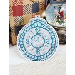 Набор для вышивания крестиком «Новогодняя игрушка: почти полночь» 13x11 см ST-1088