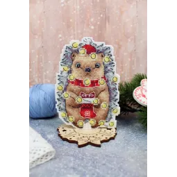 Kryželiu siuvinėjimo rinkinys „Naujametinis ežiukas“ 12x8 cm SR-1173