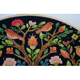 Kit de point de croix "L'Arbre des contes de forêt" 30x30 cm AAH-298