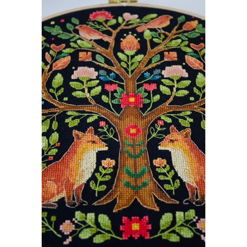 Kreuzstich-Set "Der Baum der Waldmärchen" 30x30 cm AAH-298
