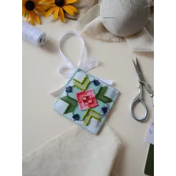 Украшение "Весенний калейдоскоп" 13.2x6.6 см AABT-047