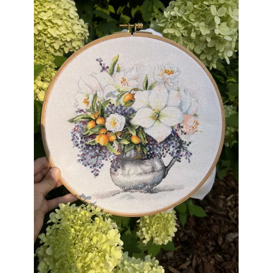 Kit de point de croix "Étude florale" 23 х 24 cm SANTS-13