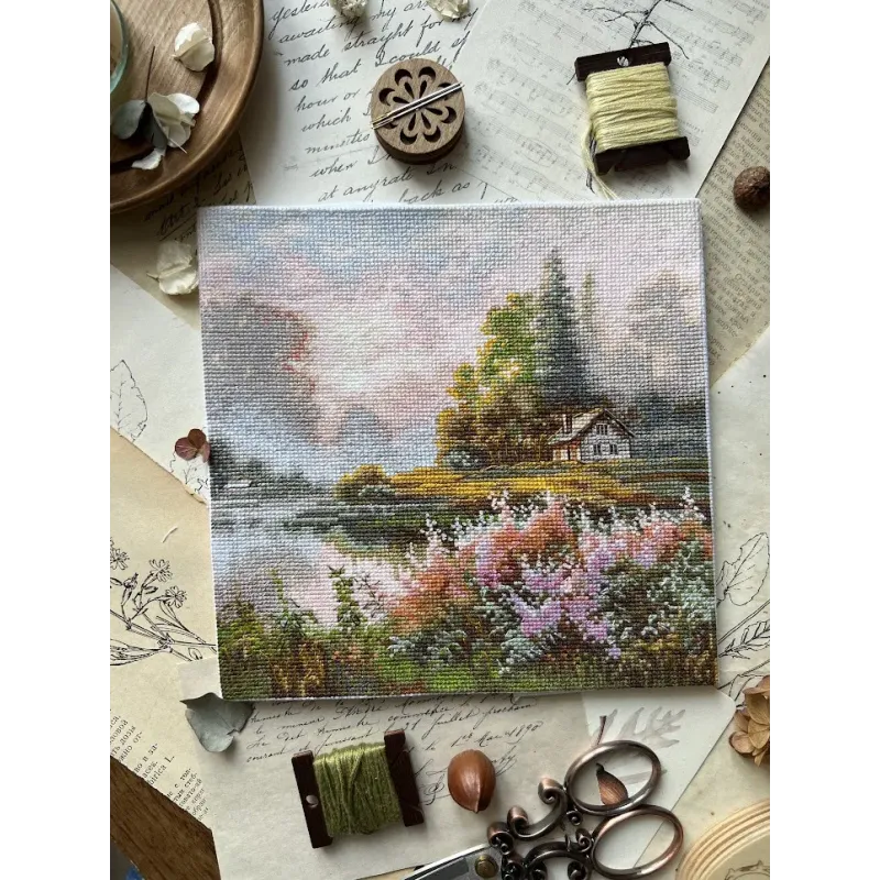 Kryželiu siuvinėjimo rinkinys "Rūko šalis" 19x19 cm SANK-69