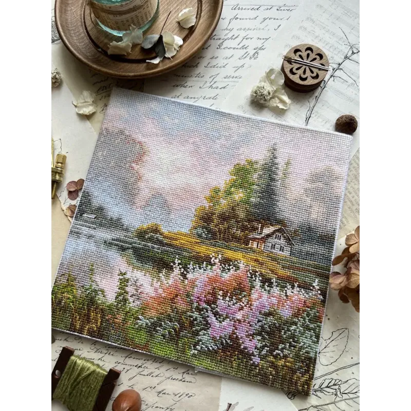 Kit de point de croix "Terre de brumes" 19x19 cm SANK-69