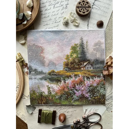 Kryželiu siuvinėjimo rinkinys "Rūko šalis" 19x19 cm SANK-69