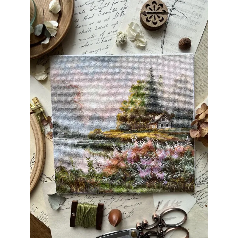 Kryželiu siuvinėjimo rinkinys "Rūko šalis" 19x19 cm SANK-69