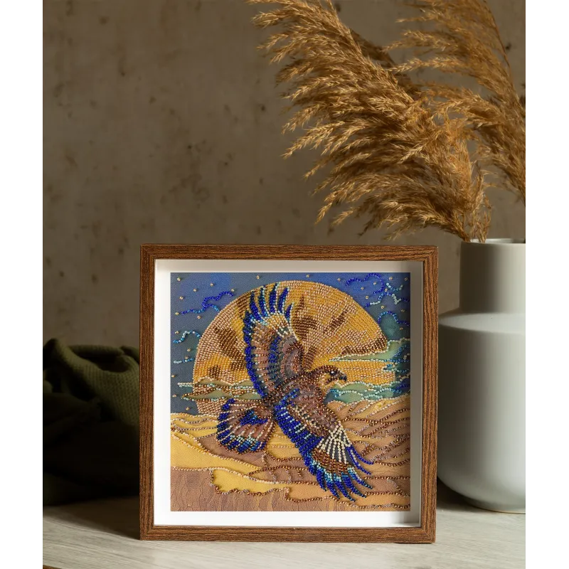 Vidutinio dydžio karoliukų siuvinėjimo rinkinys "Dykumos sparnai" 20x20 cm AAMB-133