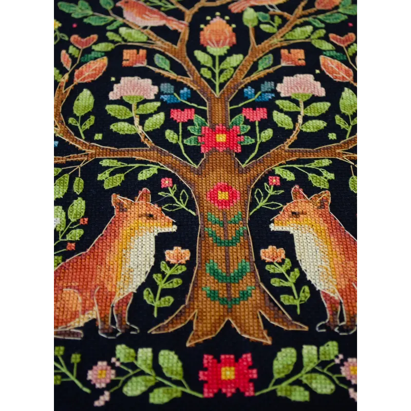 Kit de point de croix "L'Arbre des contes forestiers" 30x30 cm AAHP-021