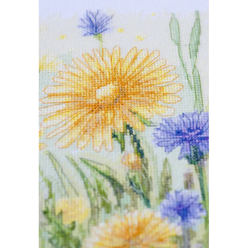 Kryželiu siuvinėjimo rinkinys "Šnabždančios žolės" 26x26 cm AAH-300