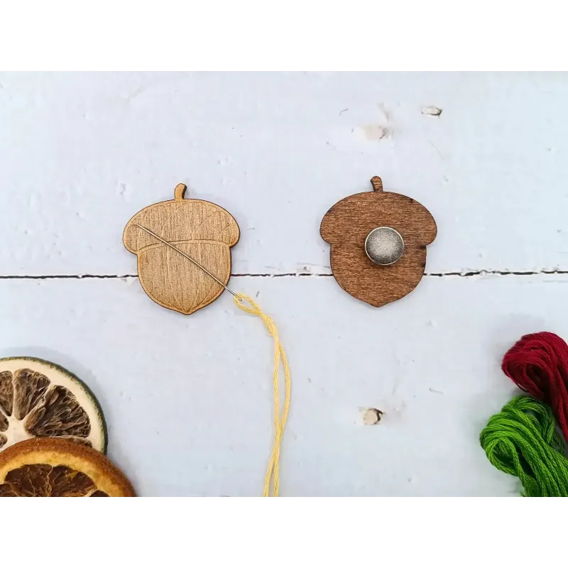 Magnetic needle holder. Acorn. Gold. KF059/67G