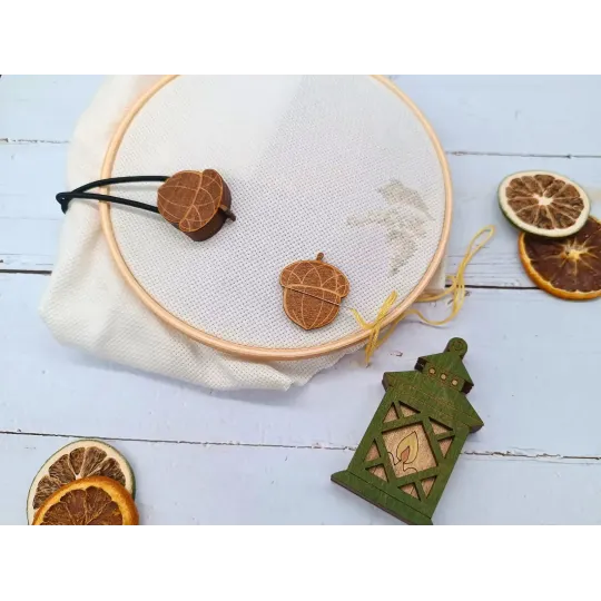 Magnetic needle holder. Acorn. Gold. KF059/67G