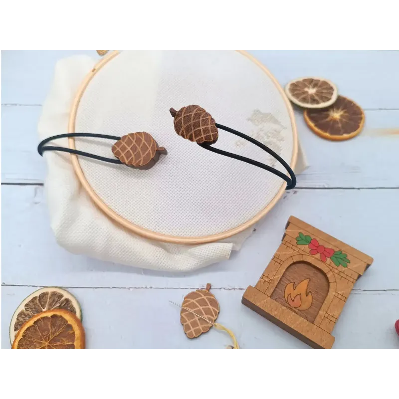 Wooden needle case. Fireplace. KF056/125