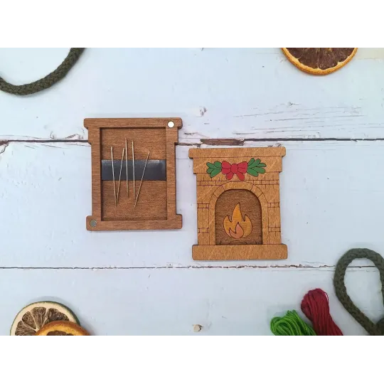 Étui à aiguilles en bois. Cheminée. KF056/125
