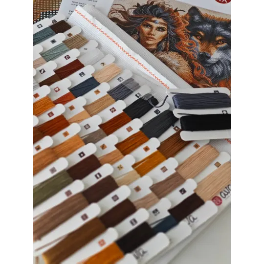 Siuvinėjimo kryželiu rinkinys "Karys ir vilkas" 31,75 x 31,75 cm AVA-P076