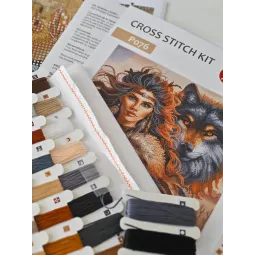 Набор для вышивания крестиком "Воин и Волк" 31,75 x 31,75 см AVA-P076