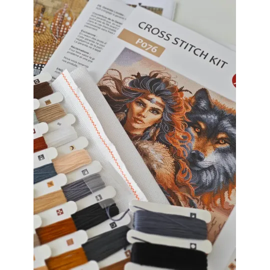 Kreuzstich-Set "Der Krieger und der Wolf" 31,75 x 31,75 cm AVA-P076