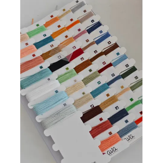 La Dame du Jardin - Kit de Broderie au Point de Croix AVA-P148