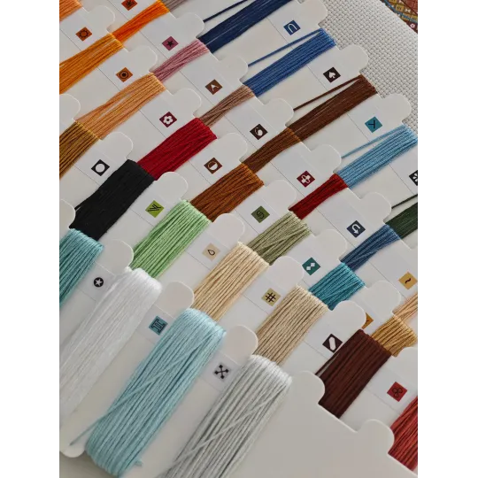 La Dame du Jardin - Kit de Broderie au Point de Croix AVA-P148