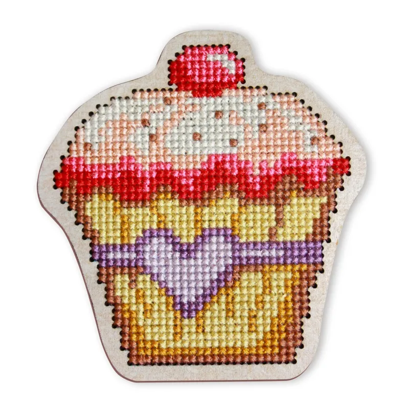 Cross-stitch kit with perforated wooden form EHW030