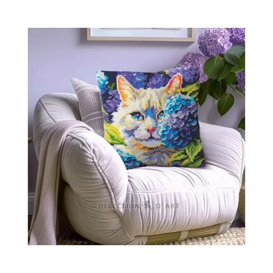Cushion kit "Cat in hydrangeas" 40 x 40 cm CDA5501