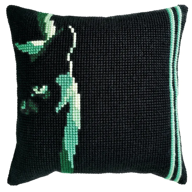 Counted Cushion kit "In the dark" 40 x 40 cm CDA5483CC