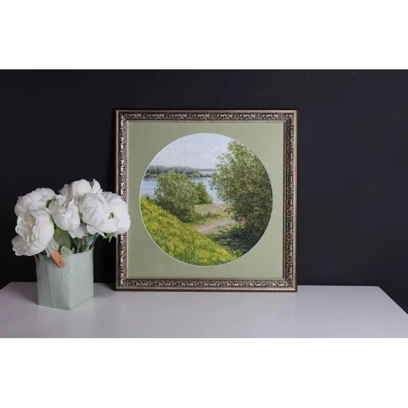 Siuvinėjimo rinkinys "Ant saulėtų kalvų" 31,7x31,7 cm S/VM045