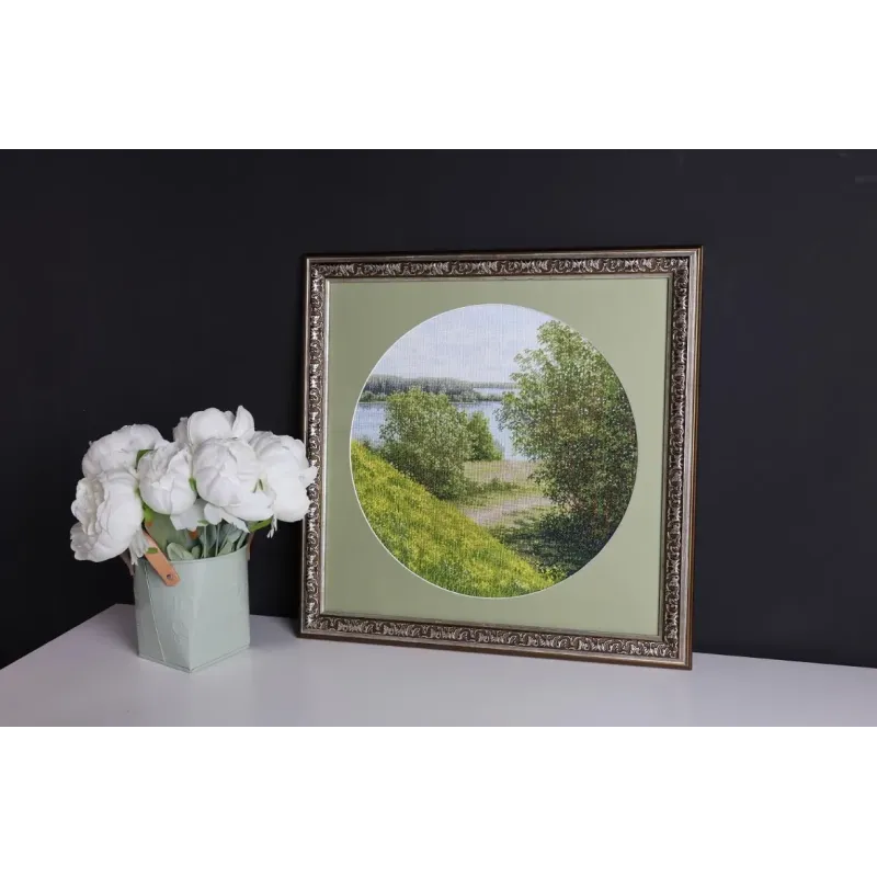 Siuvinėjimo rinkinys "Ant saulėtų kalvų" 31,7x31,7 cm S/VM045