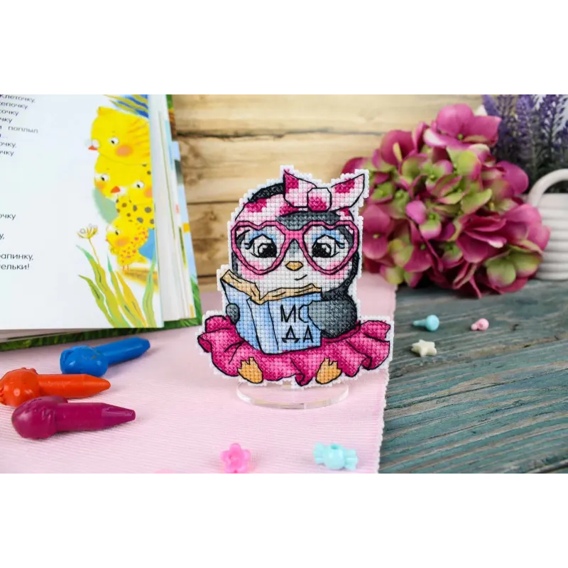 Cross stitch kit "Fashionista" 10x9 cm SR-897