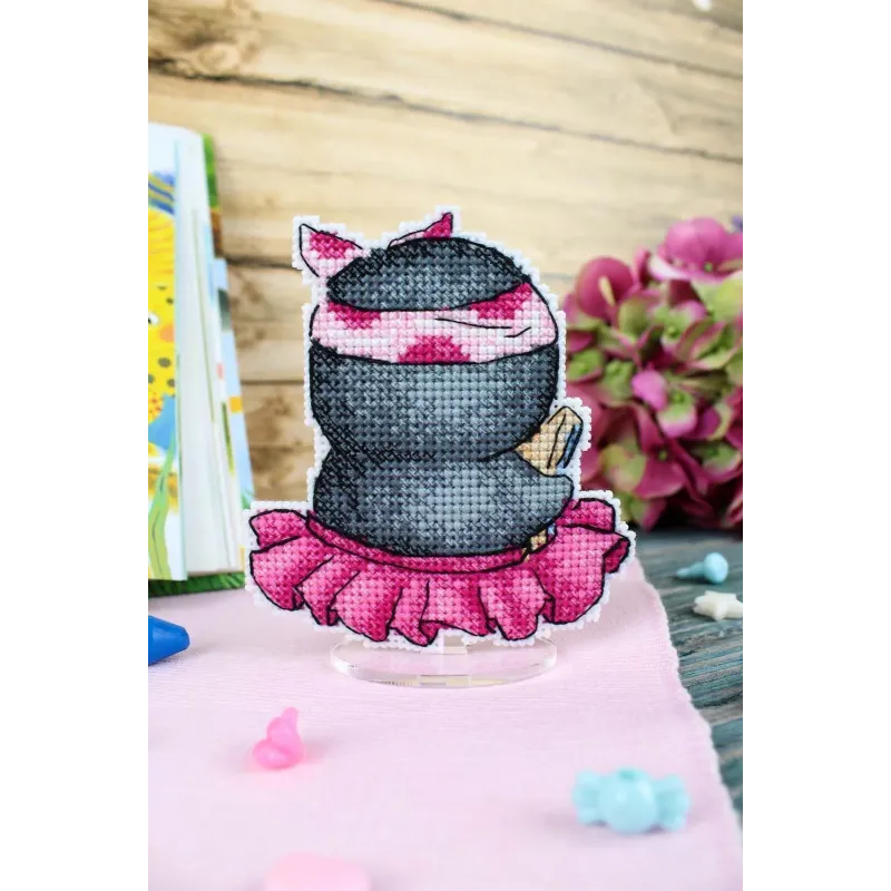 Cross stitch kit "Fashionista" 10x9 cm SR-897