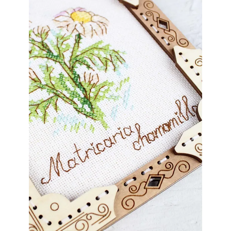 Kreuzstich auf Holzbasis "Miniatur. Kamille" 13x11 cm SO-142