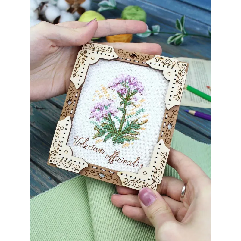 Cross-stich on wooden base "Miniature. Valerian" SO-141