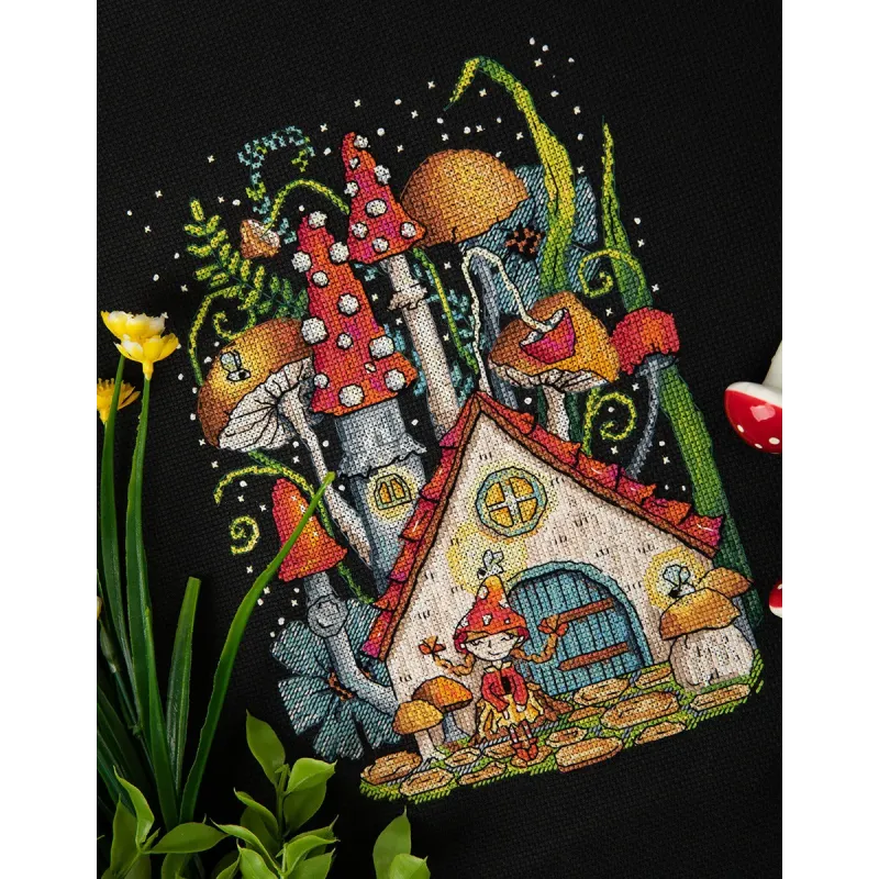Cross stitch kit PANNA "Mushroom house" 19 x 24.5 cm PVS-7321
