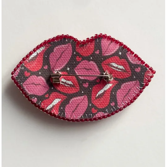 Decoration "Passionate Kisses" 7.4x4.6 cm AAD-244