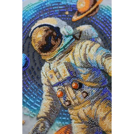 Основной набор для вышивки бисером "Космический Путешественник" 26x39 см AAB-962