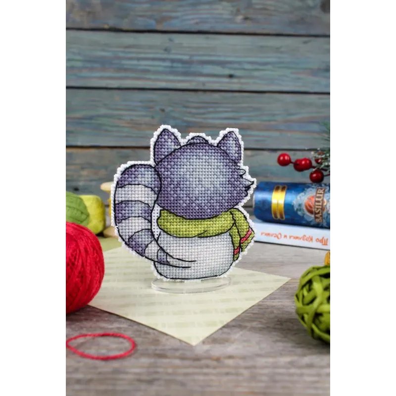Cross stitch kit "Scientist Raccoon" 9x9 cm SR-895